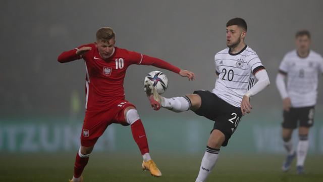 Kaiyun开云官方网站中国登录-0比4！德国U21大雾中迷失 迪萨尔沃遇到待解课题